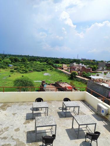 sunrise homestay agra rooftop view taj mahal