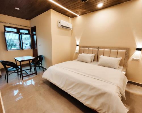 sunrise homestay agra rooftop view taj mahal