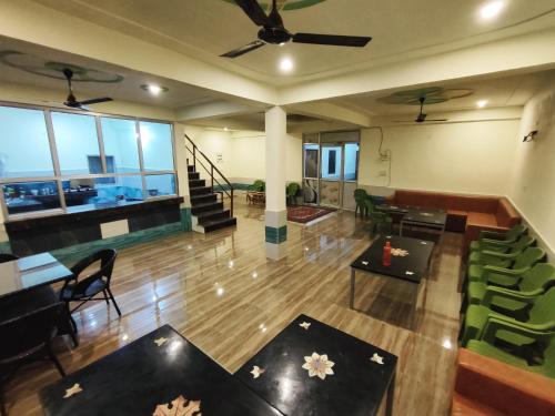 sunrise homestay agra rooftop view taj mahal