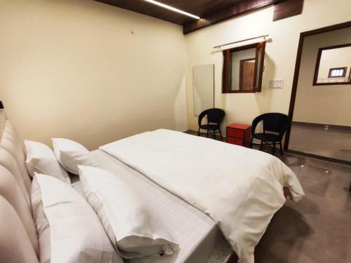 sunrise homestay agra rooftop view taj mahal