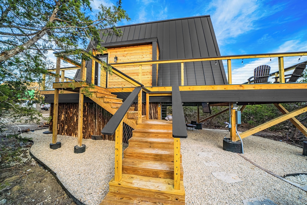 hera treehouse fredericksburg