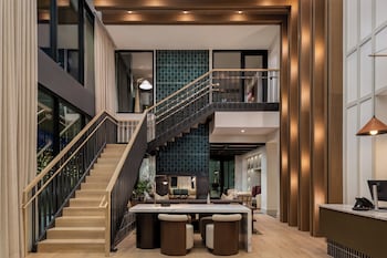 Denizen Hotel,,2 star