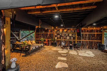 Bia Treehouse Fredericksburg,,2 star