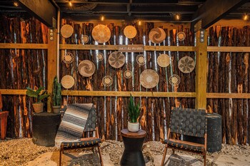 Bia Treehouse Fredericksburg,,2 star