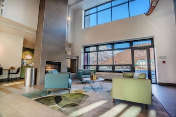 Chugach Naswik Suites,118 S. Meals Avenue,2 star