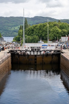 loch ness gate house apartments