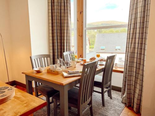 loch ness gate house apartments