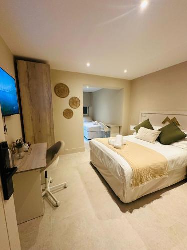 Msm Arena Hotel,,2 star