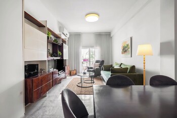 ben yehuda green charm by sea n rent