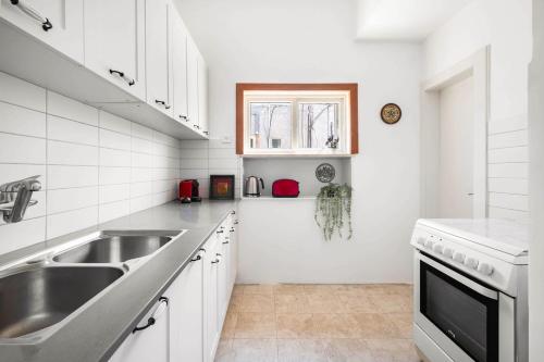 ben yehuda green charm by sea n rent