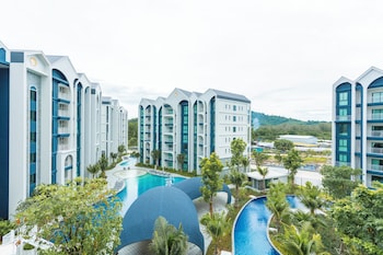 250M Beach 6Pool Kids Club All In 1 C111,,2 star