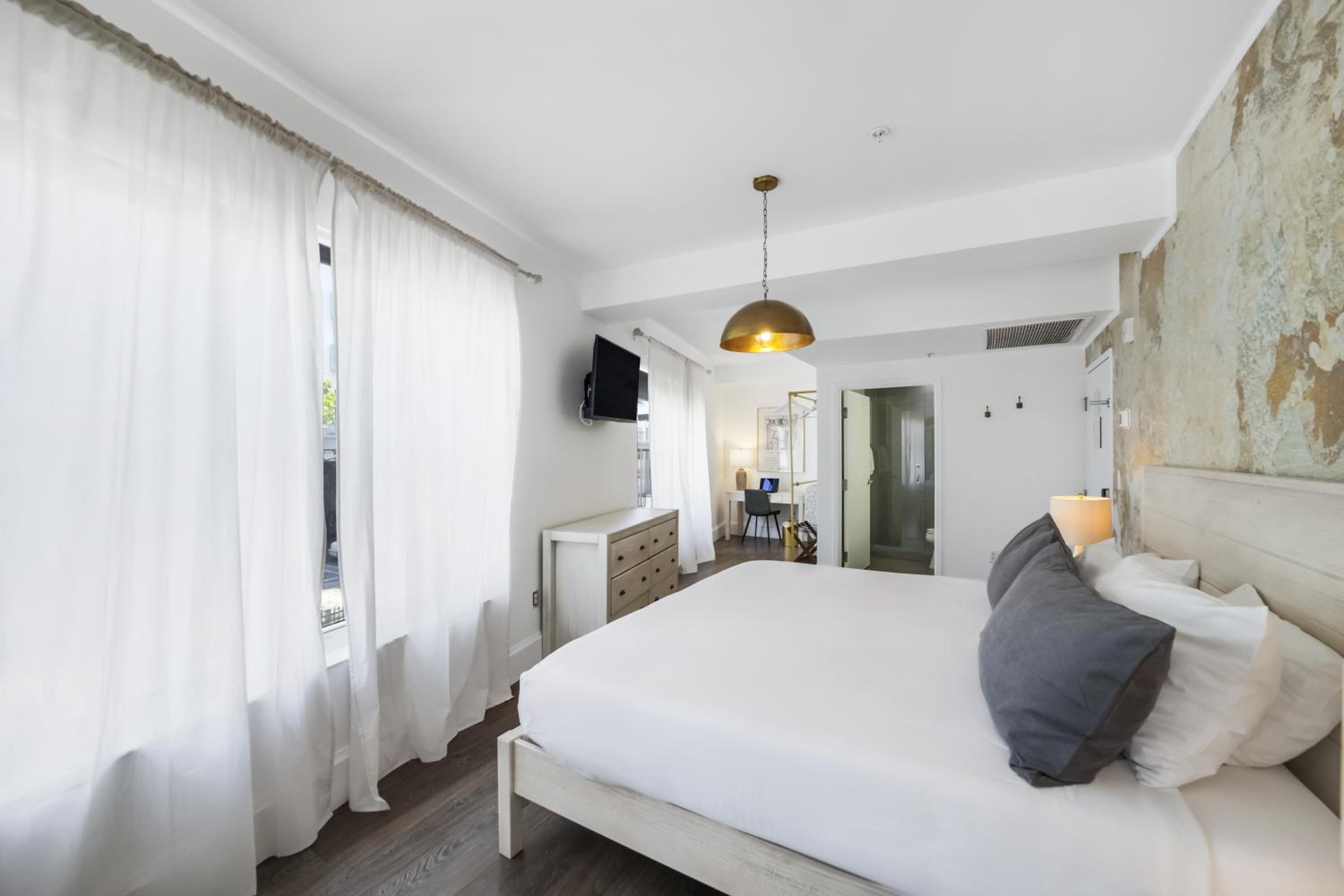 ithaca of south beach hotel