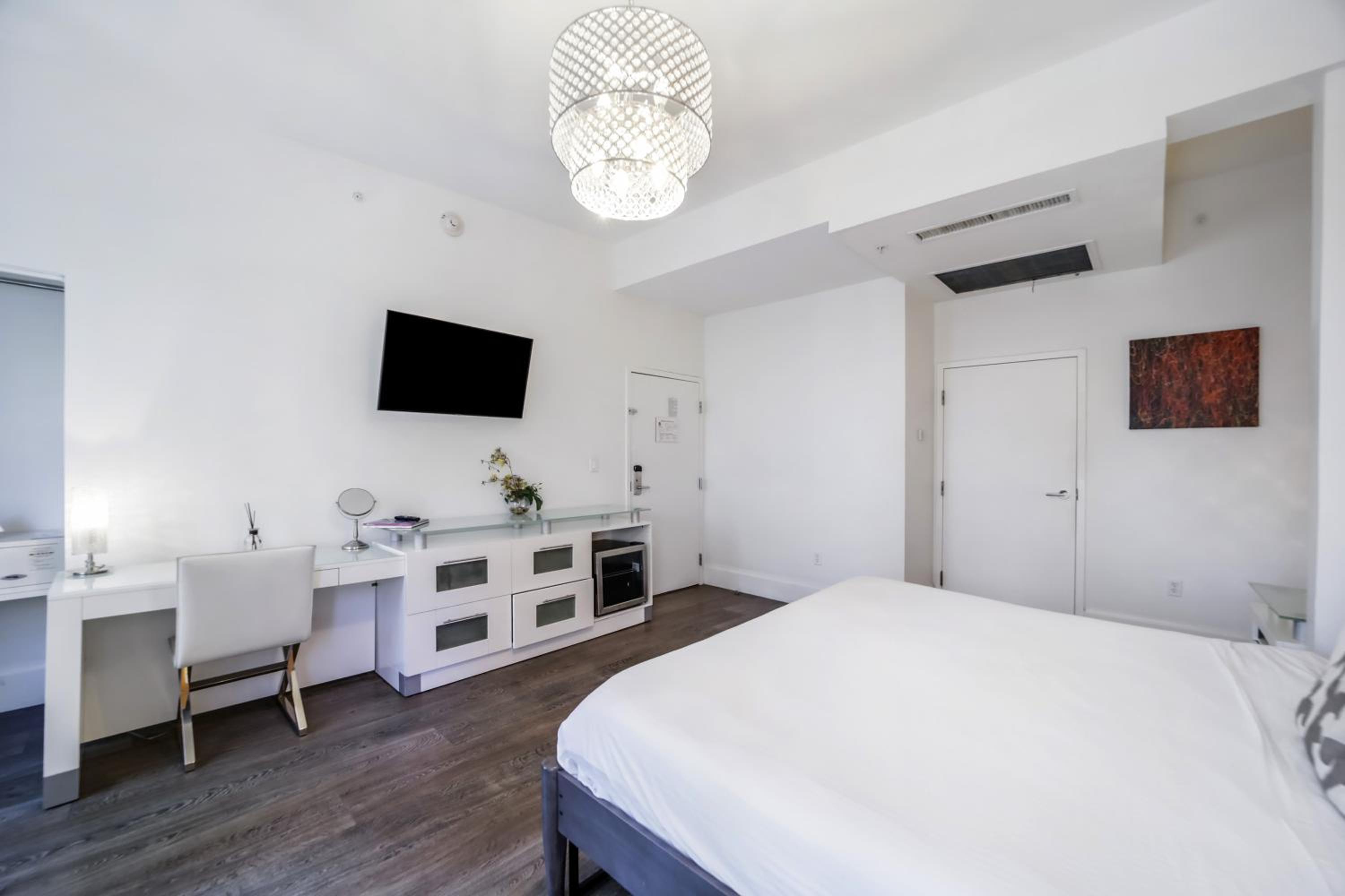 ithaca of south beach hotel