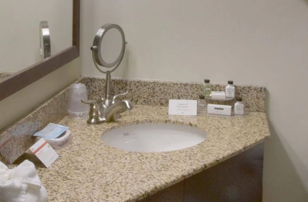crowne plaza cleveland airport by ihg