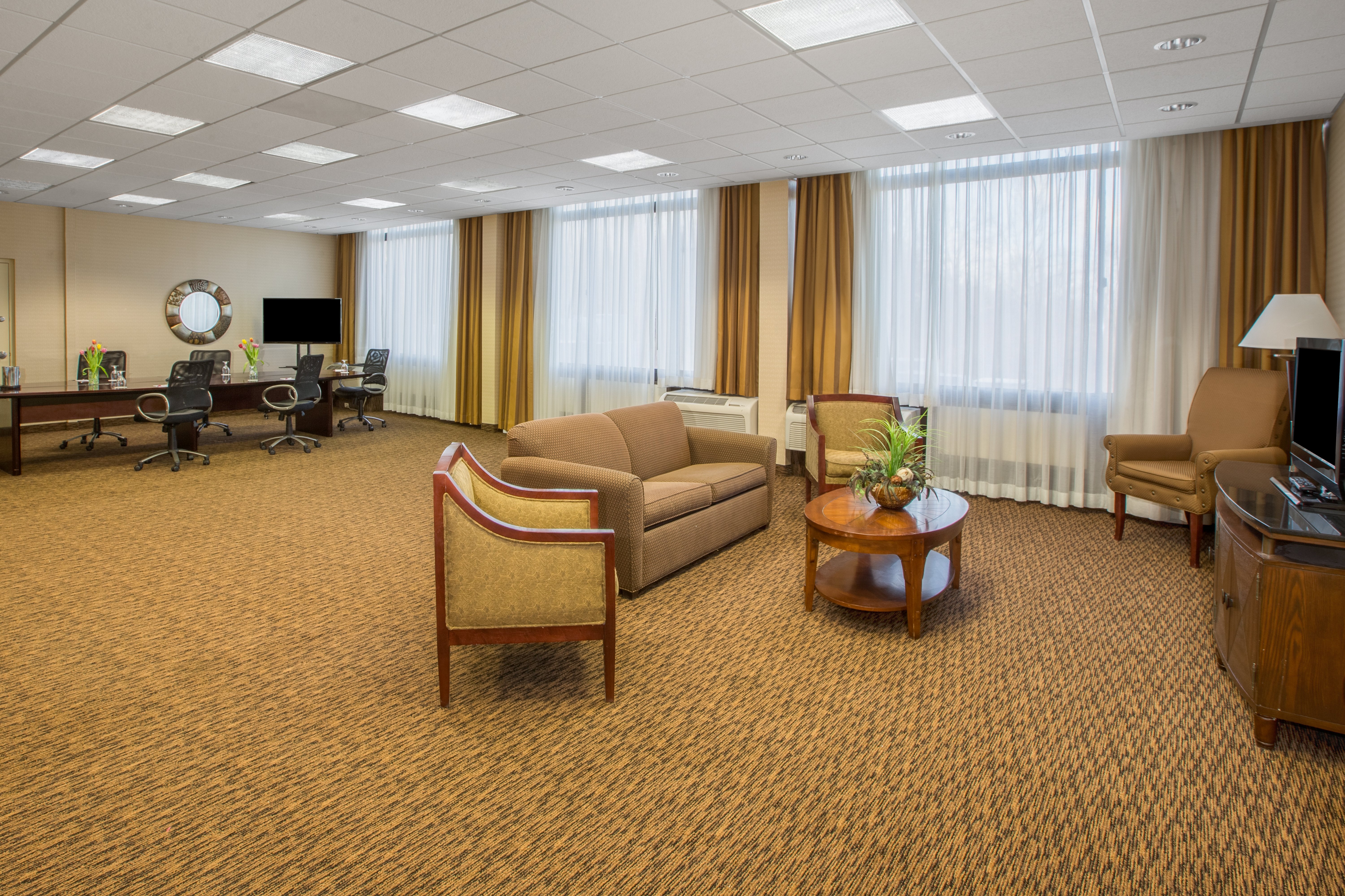 crowne plaza cleveland airport by ihg