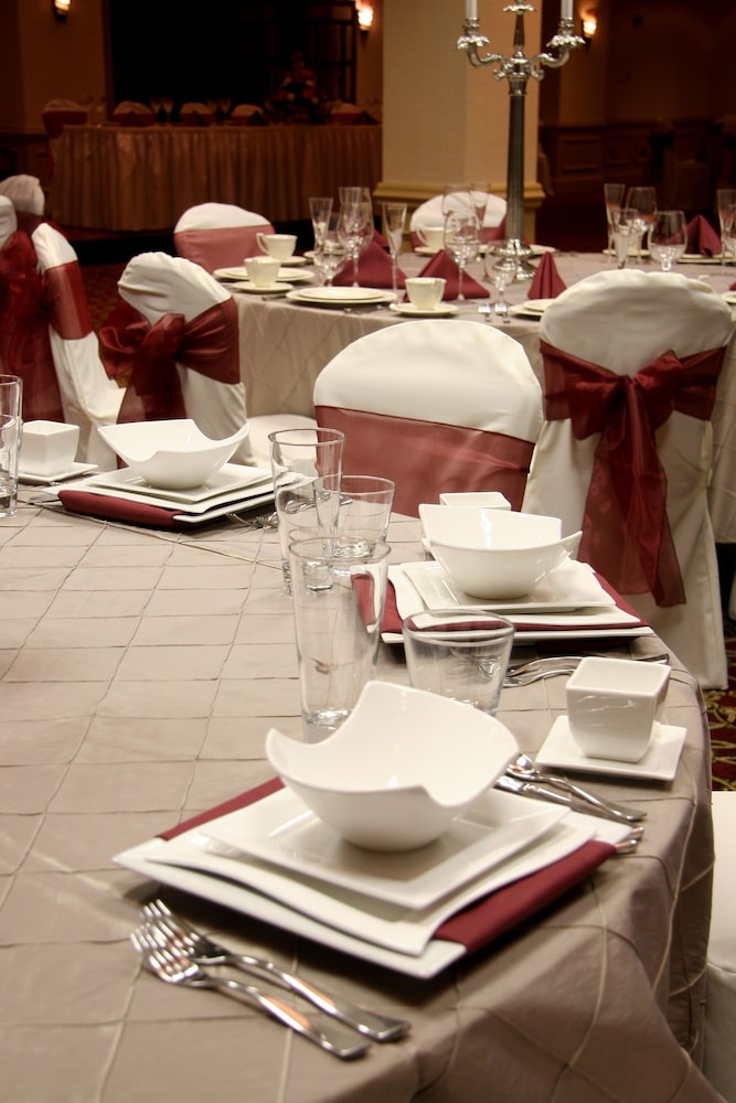 crowne plaza cleveland airport by ihg
