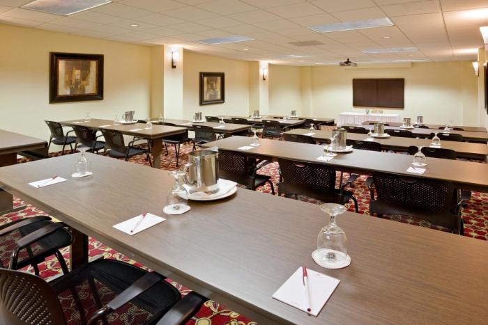 crowne plaza cleveland airport by ihg