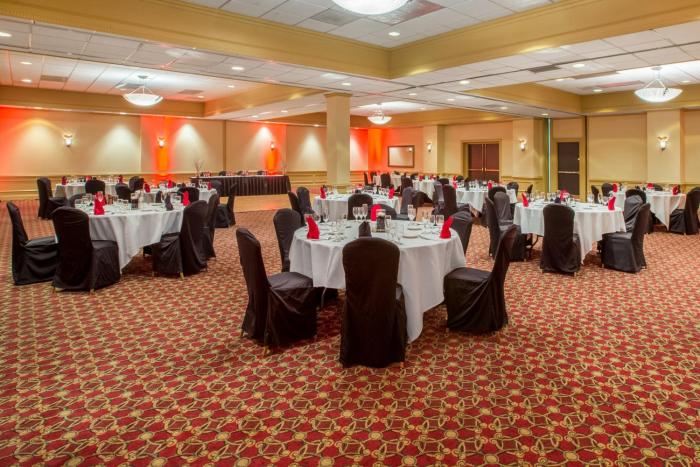 crowne plaza cleveland airport by ihg