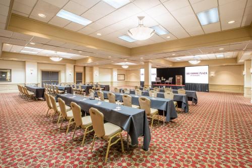 crowne plaza cleveland airport by ihg