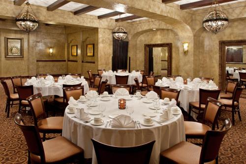 crowne plaza cleveland airport by ihg