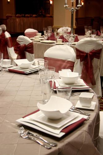 crowne plaza cleveland airport by ihg