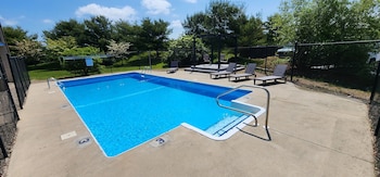 Red Roof Inn & Suites Newport – Middletown, Ri,Newport>>Middletown,2 star