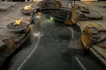 Xhale Resort And Spa,,2 star