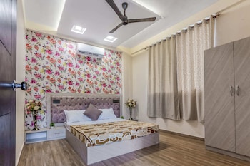 3bhk w pool sunset palazzo by universe villas