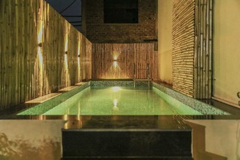 3bhk w pool sunset palazzo by universe villas