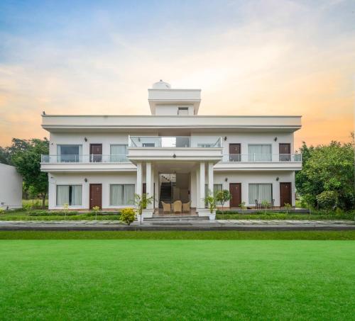 Corbett The Regnum Resort,,4 star