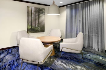fairfield inn and suites milledgeville