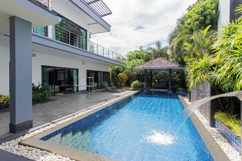 Tropical Haven 4 Bedroom Pool Villa,,3 star