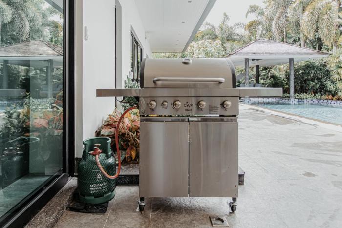 tropical haven 4 bedroom pool villa