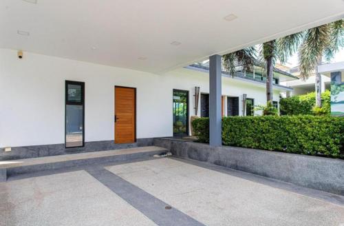 tropical haven 4 bedroom pool villa