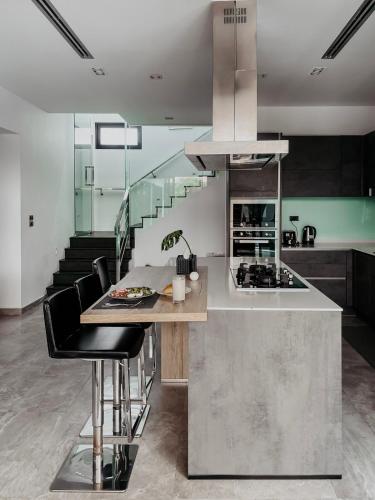 tropical haven 4 bedroom pool villa