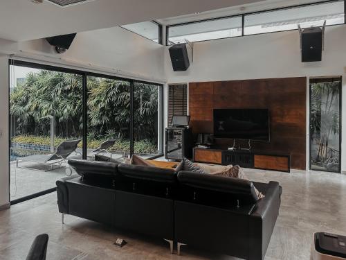 tropical haven 4 bedroom pool villa