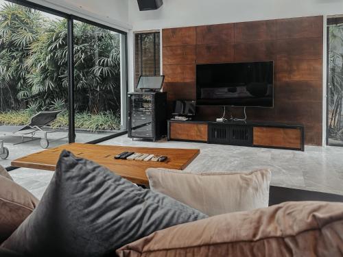 tropical haven 4 bedroom pool villa