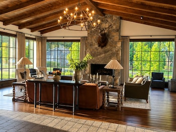 Dillard House,768 Franklin Street,3 star