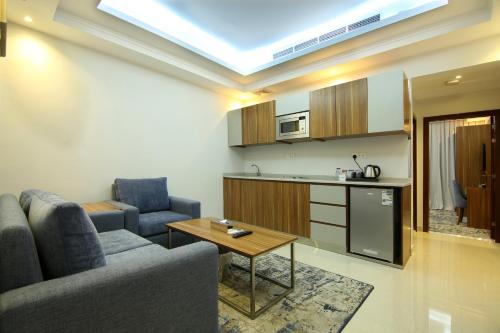 la richy hotel apartment