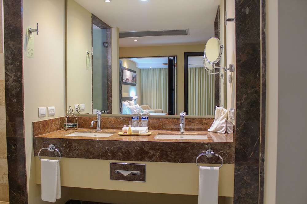 Sunset Plaza Beach Resort & Spa Pto Vallarta All Inclusive,Nuevo Vallarta>>Costa Careyes,5 star