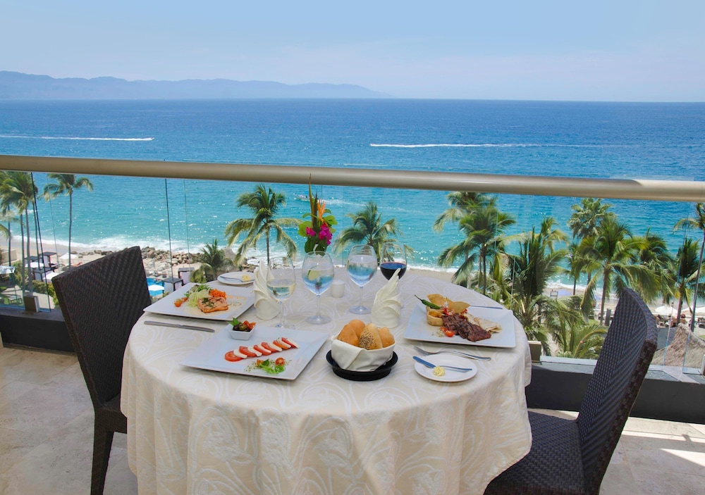 sunset plaza beach resort and spa pto vallarta all inclusive