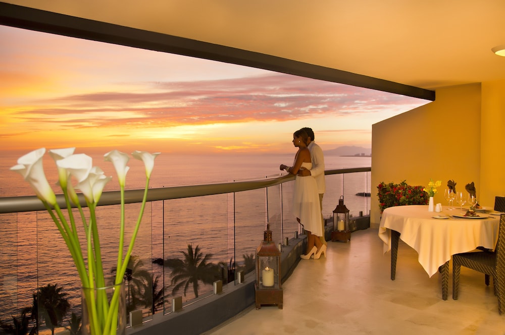 sunset plaza beach resort and spa pto vallarta all inclusive