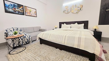 lux studio epic stay