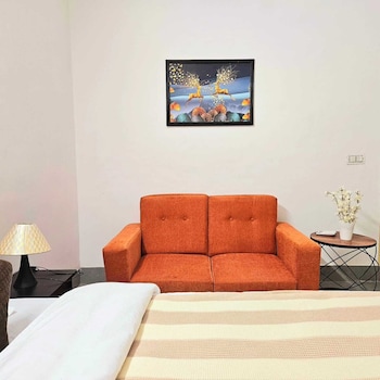 lux studio epic stay