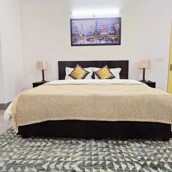 lux studio epic stay