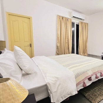 lux studio epic stay