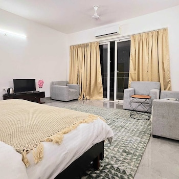 lux studio epic stay