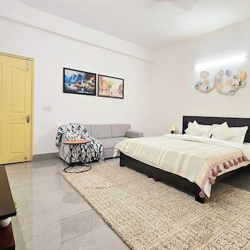 lux studio epic stay