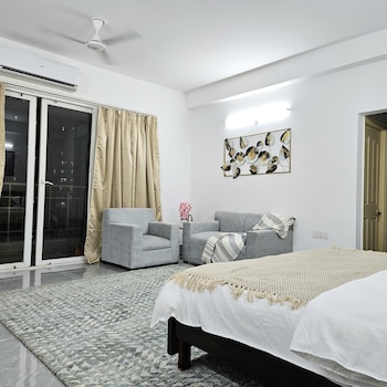 lux studio epic stay