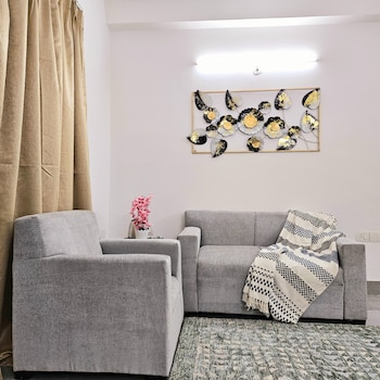 lux studio epic stay